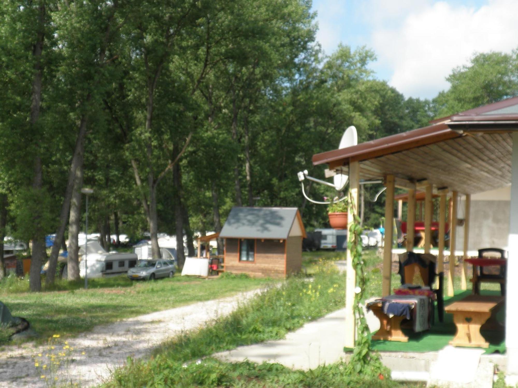 Family Bungalows & Camp Врхлаби Номер фото